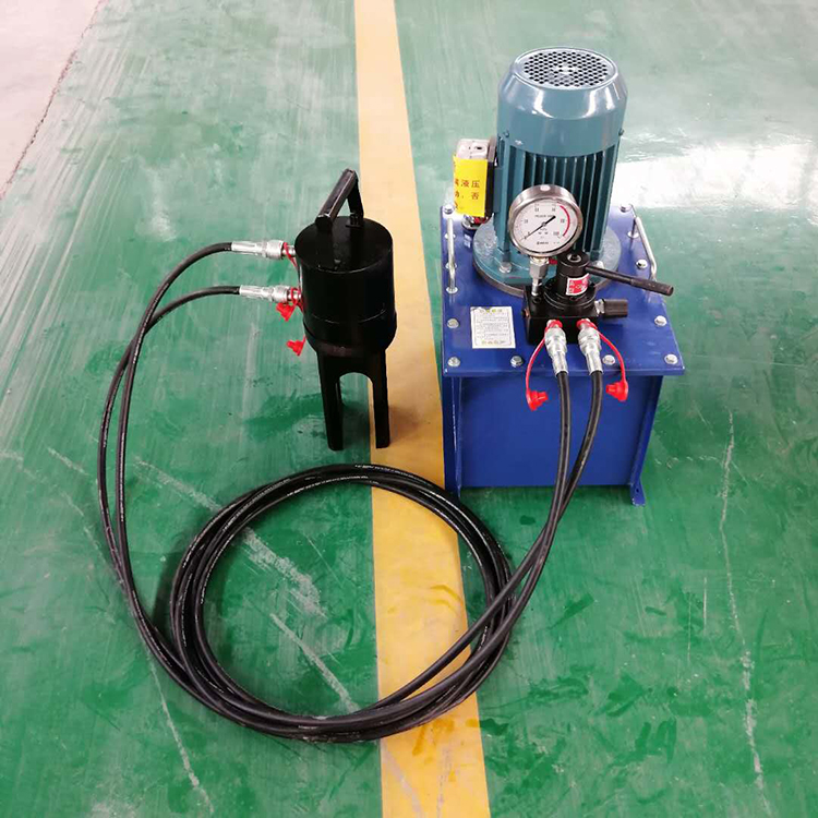 鋼筋套筒冷擠壓連接機.jpg 鋼筋套筒冷擠壓連接機.jpg